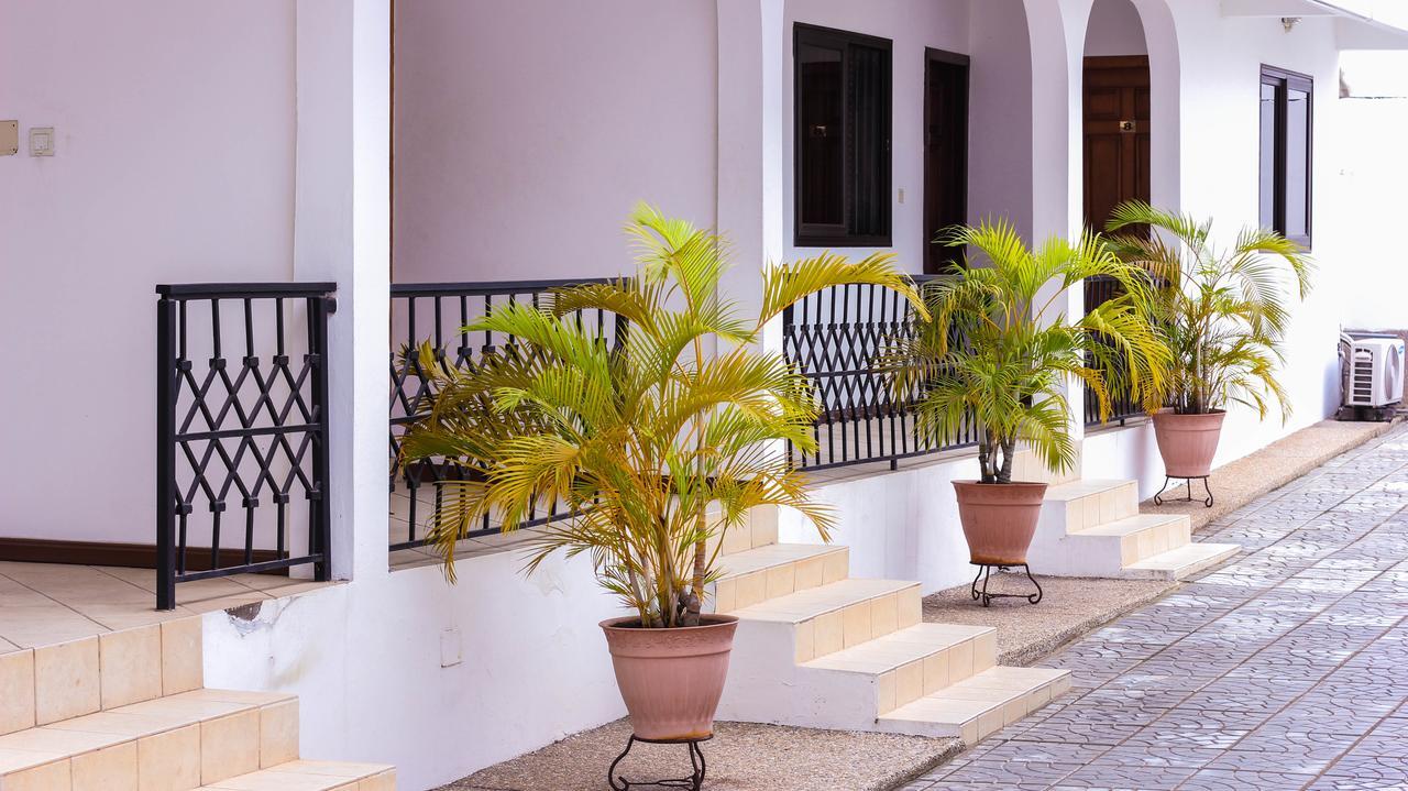 Lavender Lodge Hotel Accra Exterior photo